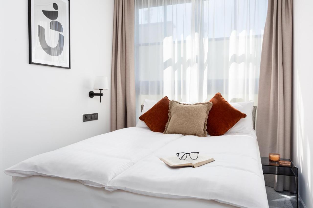 Aparthotel H11 5*