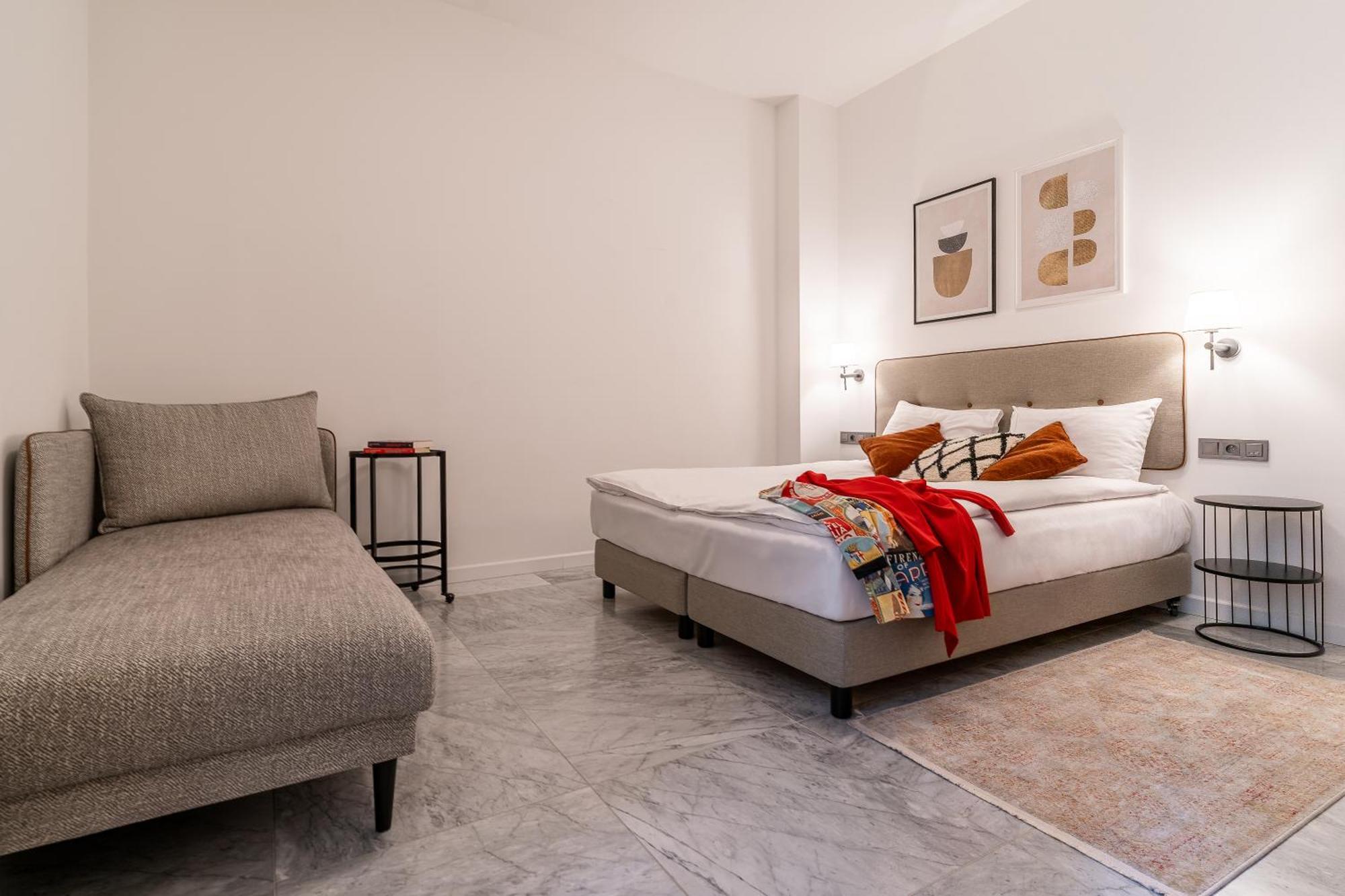 H11 Aparthotel