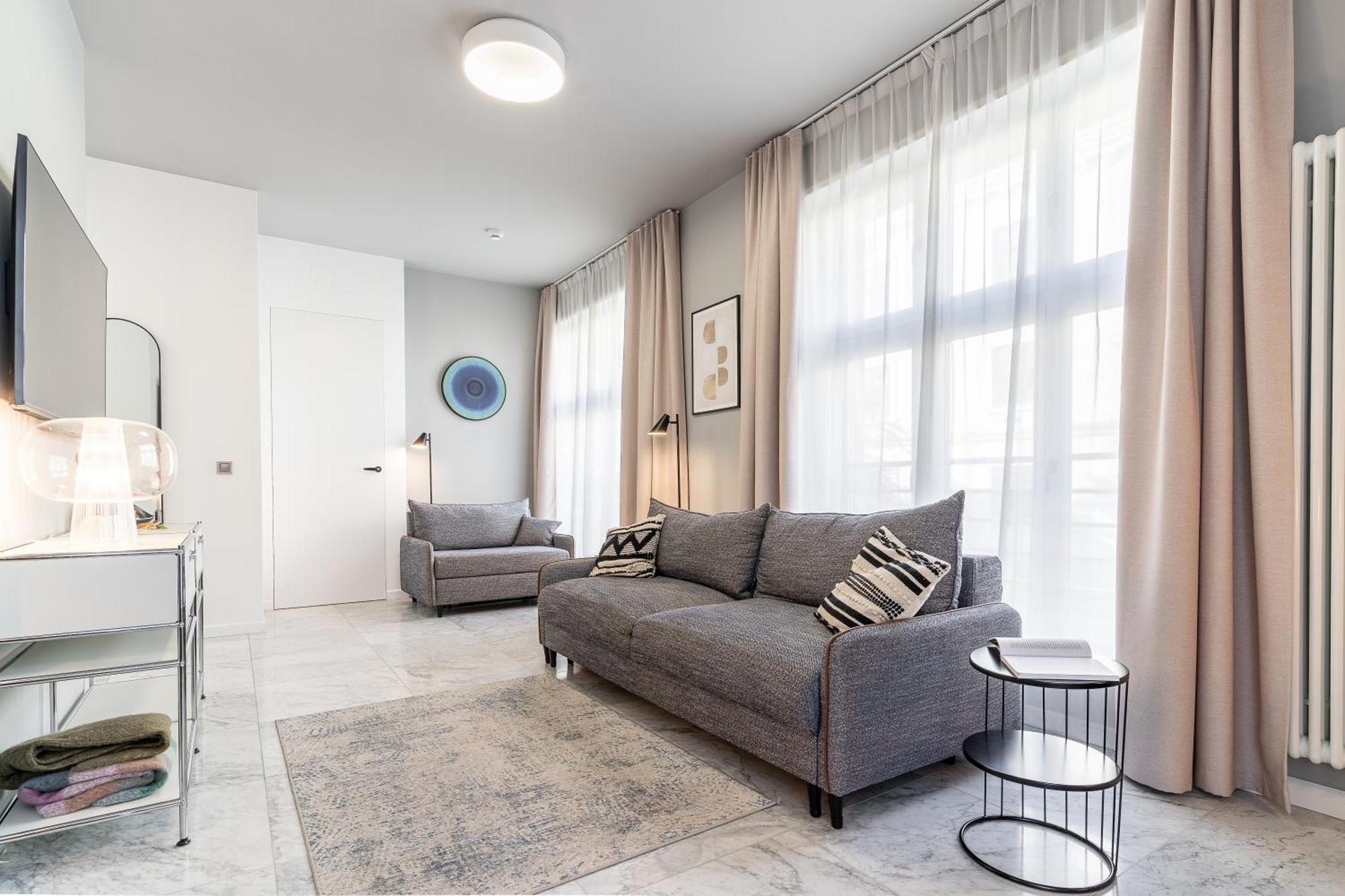 H11 Aparthotel
